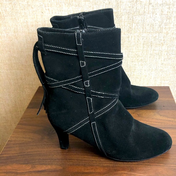 Women’s Bisou Bisou Black Suede Tassel Boots Size 7.5 - Picture 1 of 6
